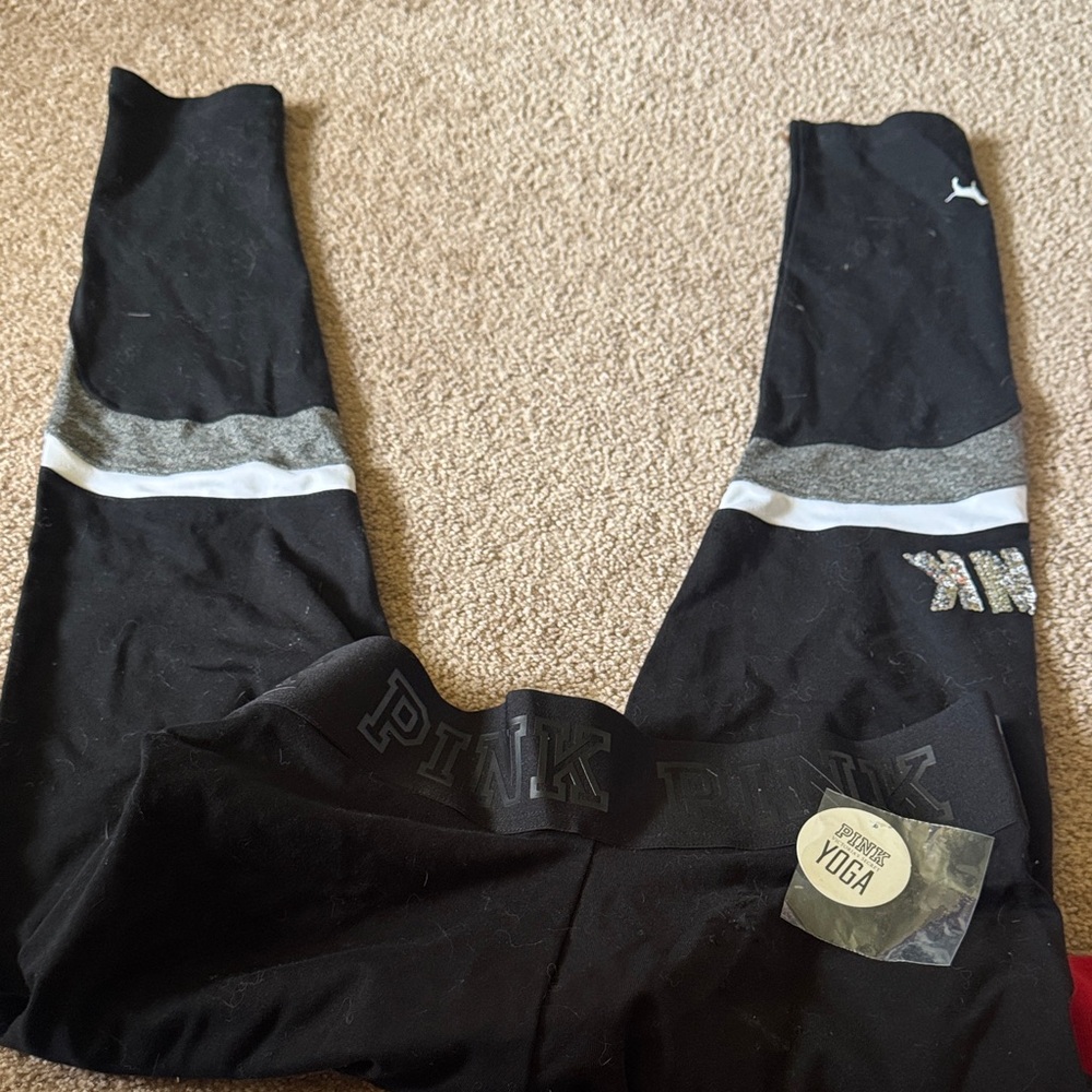 NWT Victoria’s Secret pink yoga bling mid rise pants rare